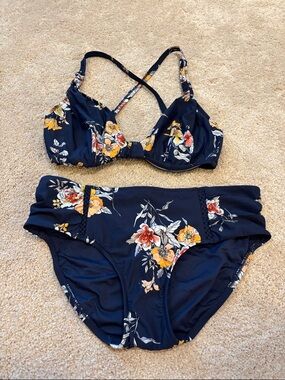New With Tags NWT Seafolly Floral Two-Piece Swimsuit Top Size 6F Bottom Size 10